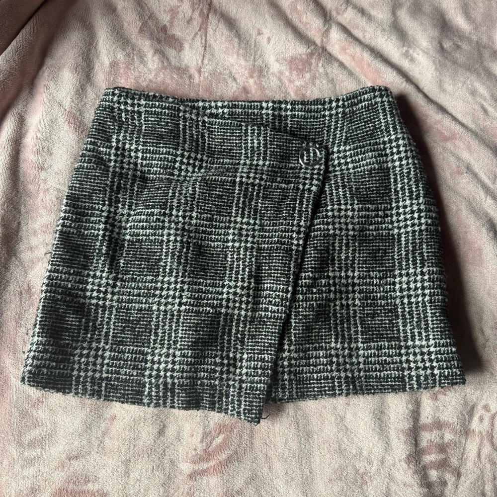 H&M Black and White Checkered Mini Skirt
